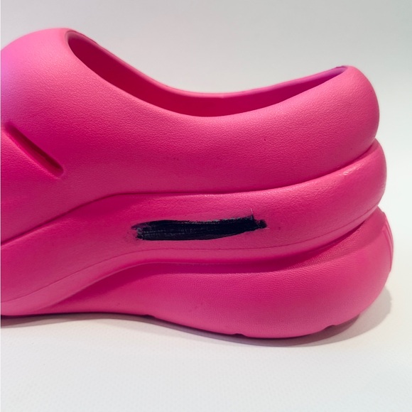 UGG Women Sport Pink Slip-On Shoes - Picture 6 of 6